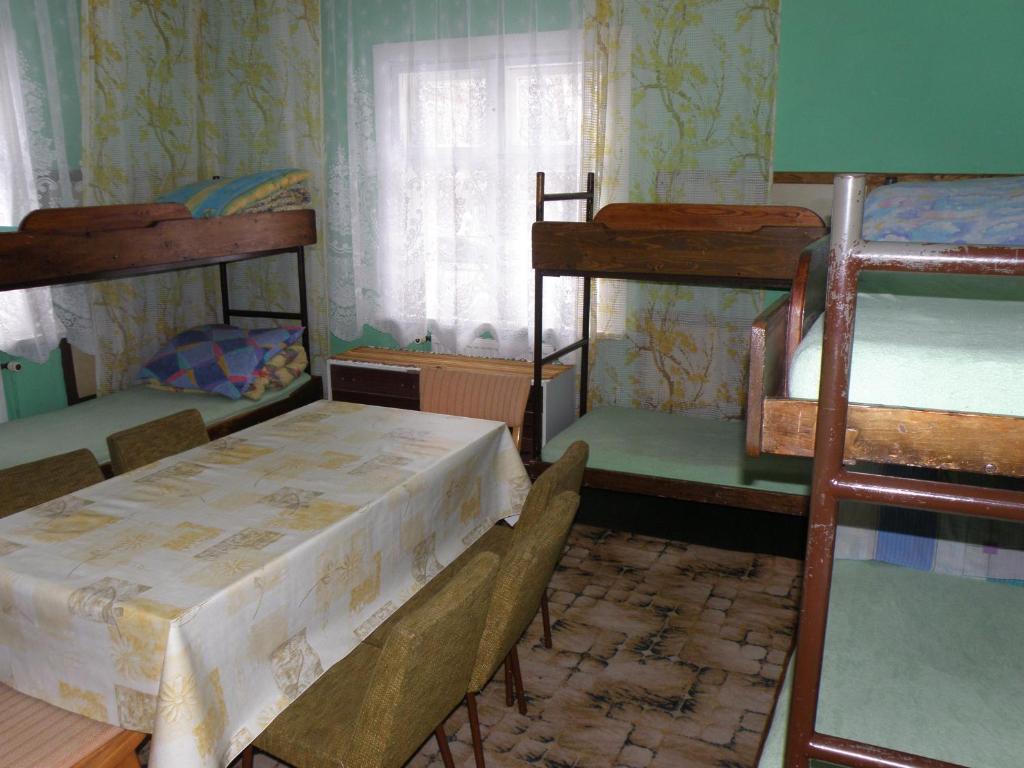 Hostel Szkolne Schronisko Mlodziezowe Zloty Widok Piechowice  Zimmer foto