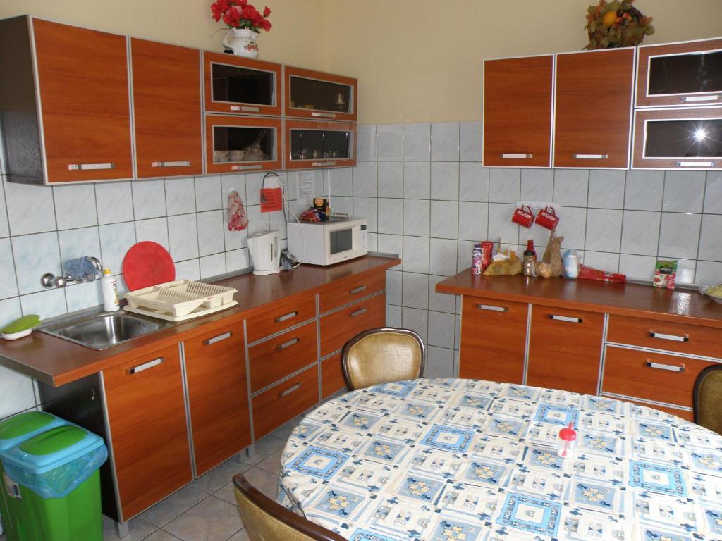 Hostel Szkolne Schronisko Mlodziezowe Zloty Widok Piechowice  Exterior foto
