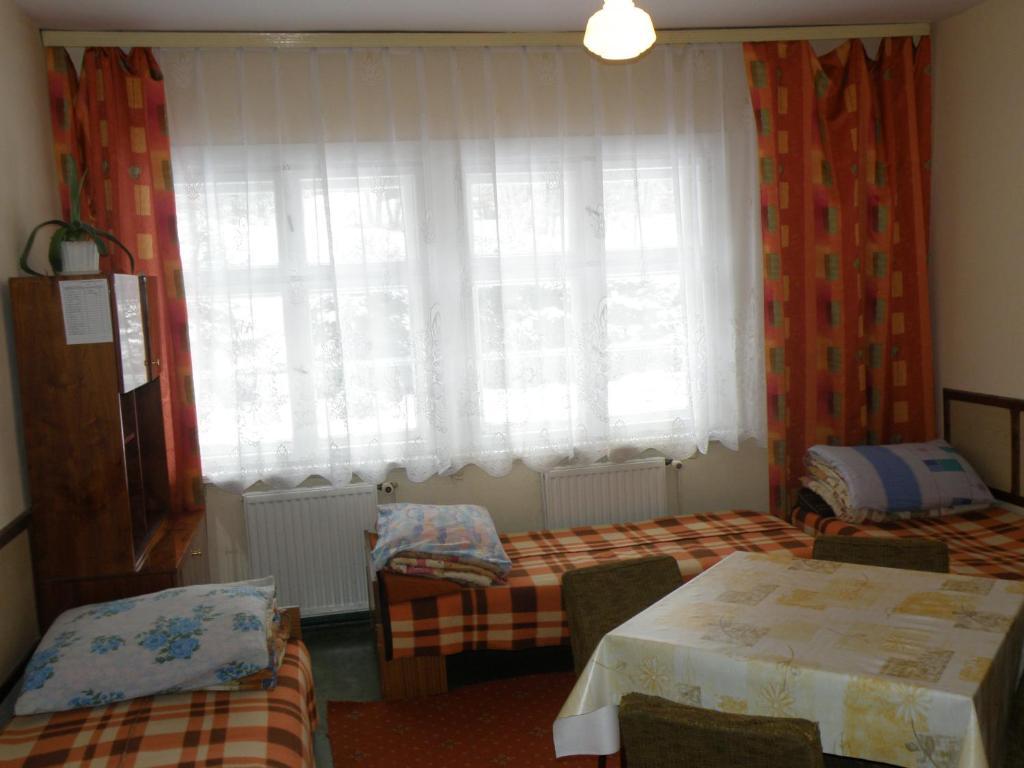 Hostel Szkolne Schronisko Mlodziezowe Zloty Widok Piechowice  Exterior foto
